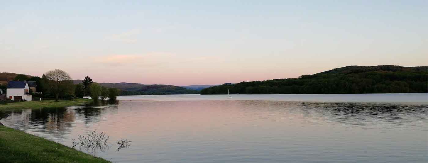 <strong>Au lac de Pannecière</strong>